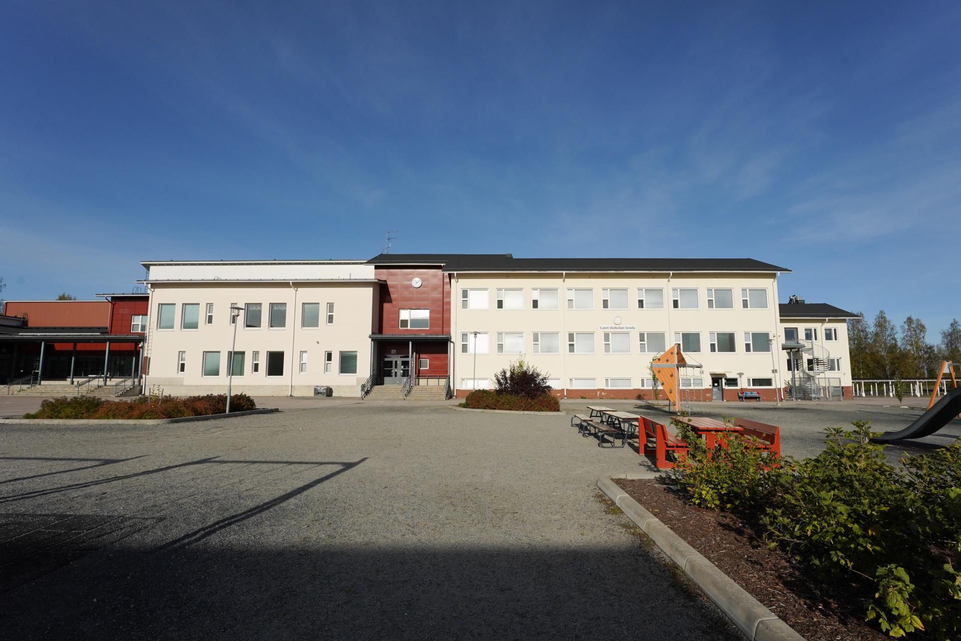 Lauri Haikolan koulu.